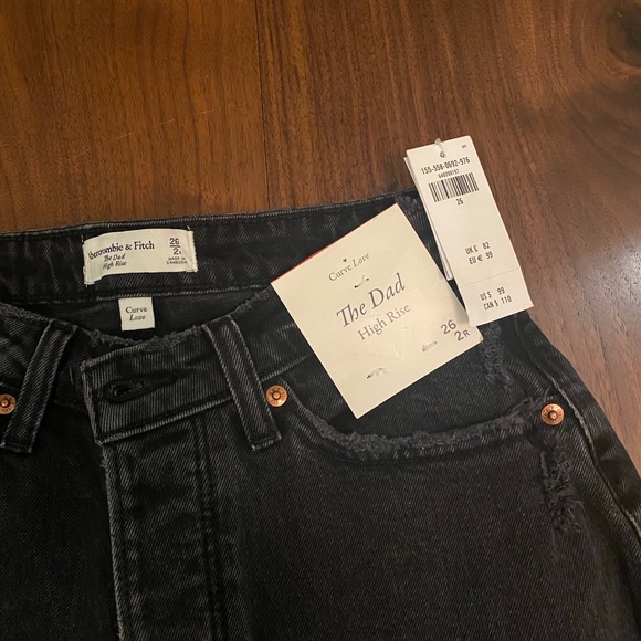 Brand new tags on Abercrombie Dad Jeans - Picture 9 of 9
